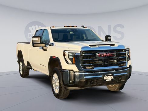 Used 2024 GMC Sierra 3500 SLE image 4