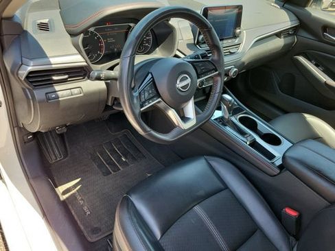 Used 2024 Nissan Altima 2.5 SR FWD image 9