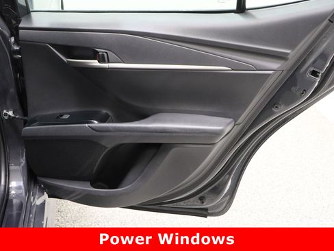 Used 2025 Toyota Camry SE image 33