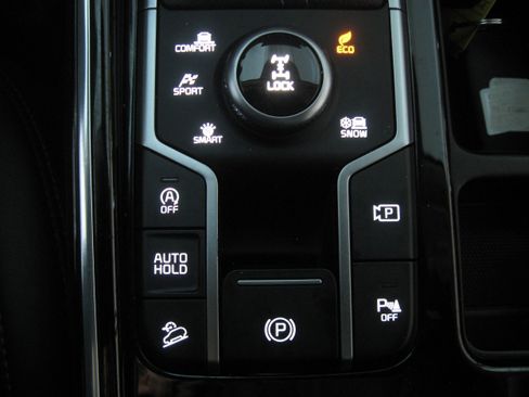 Certified 2023 Kia Sorento SX image 17