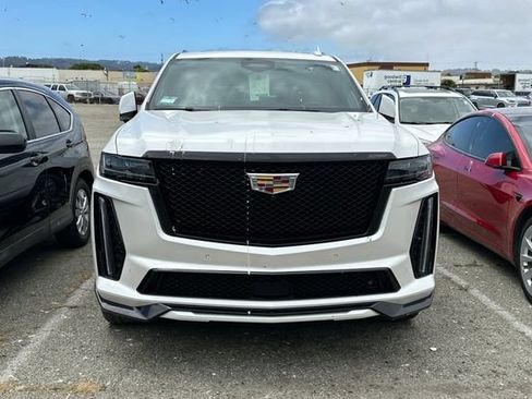 Used 2024 Cadillac Escalade V AWD/4WD image 3