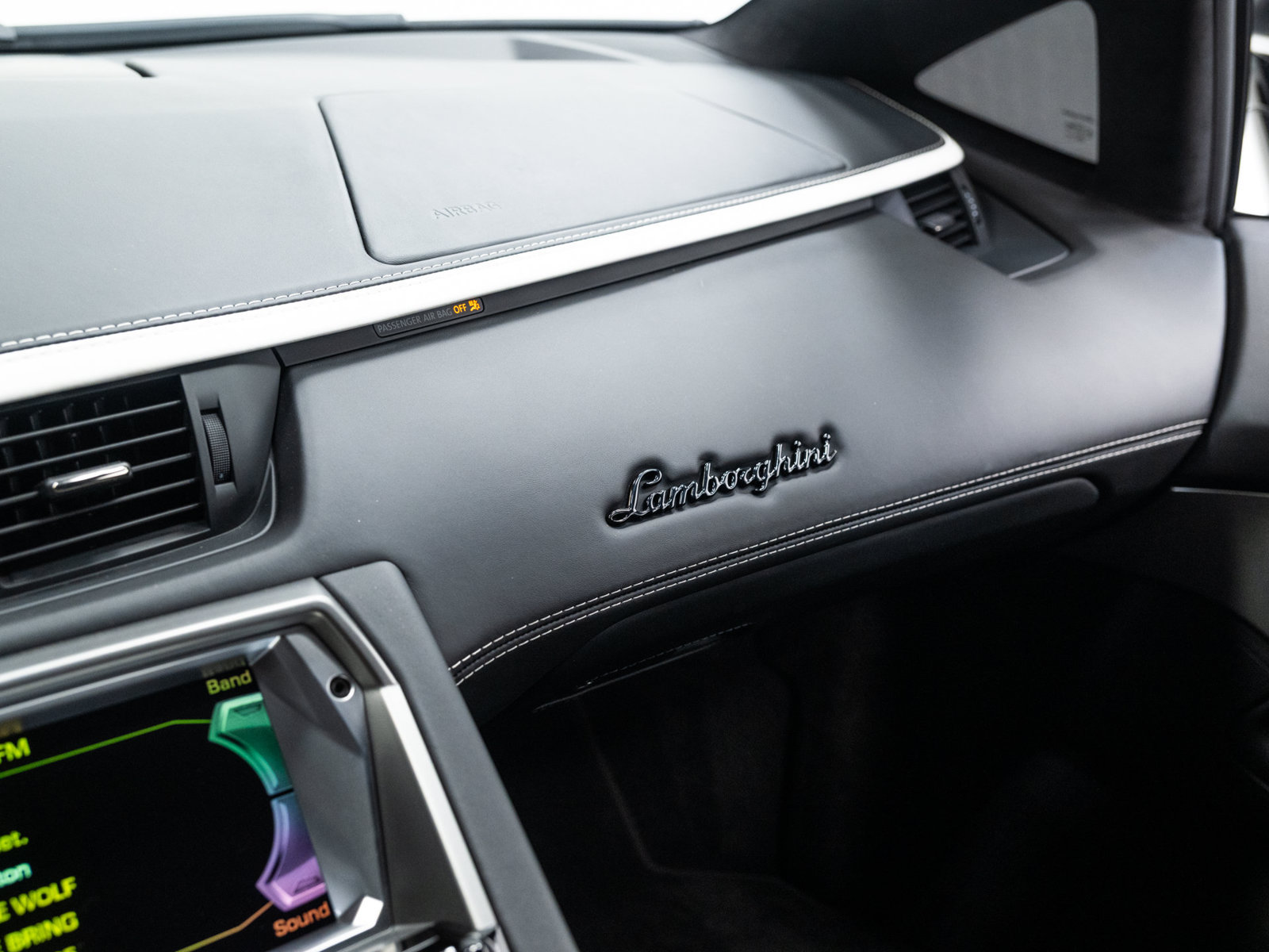 Used 2018 Lamborghini Aventador S AWD/4WD image 47