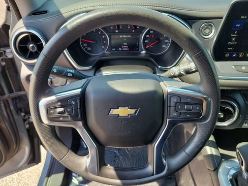Used 2025 Chevrolet Blazer LT FWD image 25