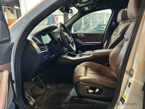 Used 2021 BMW X5 xDrive40i AWD/4WD image 10