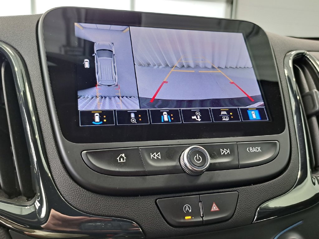 Used 2023 Chevrolet Equinox RS w/ RS Leather Package FWD image 16
