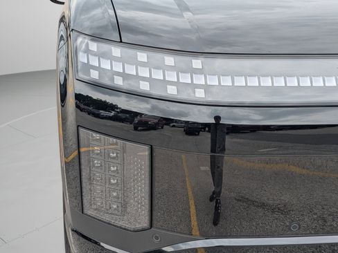 Certified 2026 Hyundai Ioniq 9 SE AWD/4WD image 32