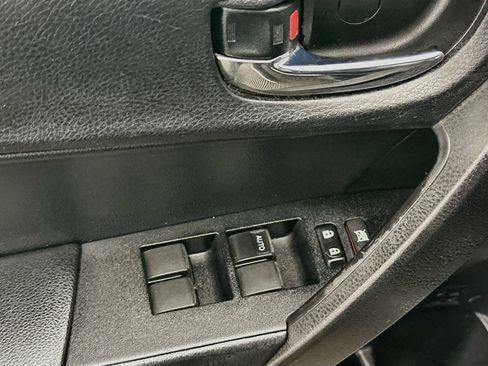 Used 2017 Toyota Corolla SE FWD image 15