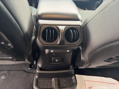 Used 2024 Jeep Wrangler Unlimited Rubicon 4xe image 13