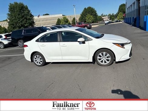 Used 2023 Toyota Corolla LE w/ Carpet Mat Package (TMS) FWD image 5