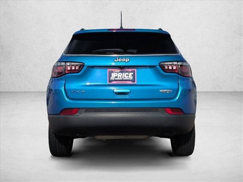 Used 2024 Jeep Compass Latitude AWD/4WD image 6