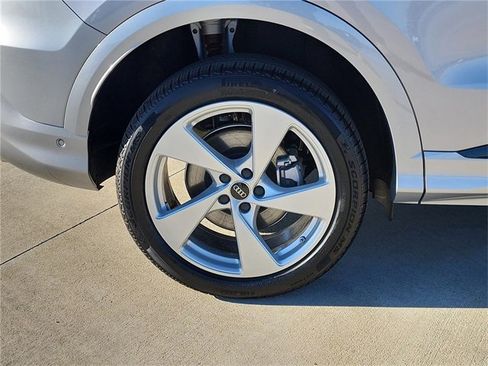 New 2025 Audi Q5 Premium Plus image 9