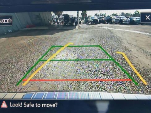 Used 2023 Volkswagen Atlas SE image 24