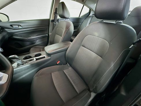 Used 2025 Nissan Altima 2.5 SV image 13