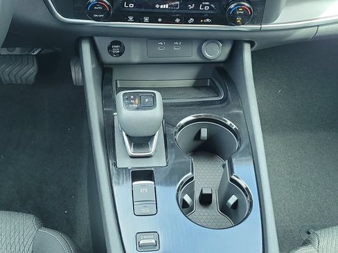 Used 2026 Nissan Rogue SV FWD image 20