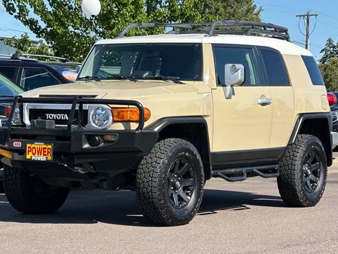 Used 2014 Toyota FJ Cruiser 4WD w/ Upgrade Package image 8