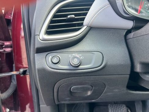 Used 2017 Chevrolet Trax LT w/ Sun & Sound Package FWD image 20