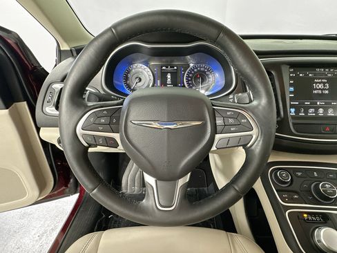Used 2017 Chrysler 200 Limited Platinum w/ Comfort & Convenience Group FWD image 11