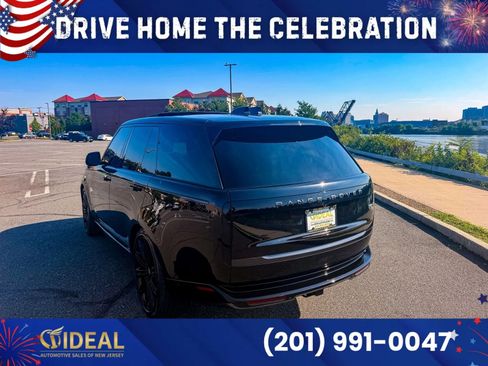 Used 2023 Land Rover Range Rover SE AWD/4WD image 2
