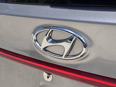 Used 2023 Hyundai Santa Fe SEL FWD image 9