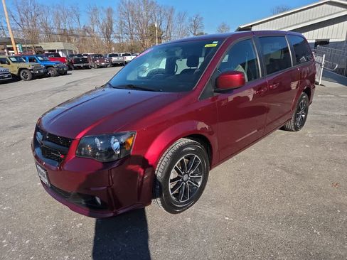 Used 2018 Dodge Grand Caravan SXT w/ Driver Convenience Group image 6