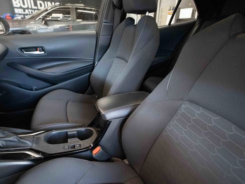 Used 2024 Toyota Corolla SE w/ SE Package image 10
