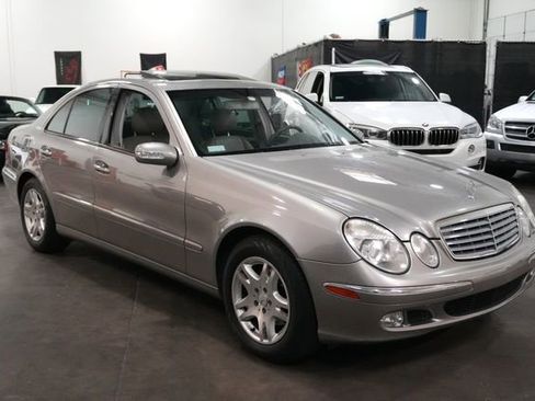 Used 2004 Mercedes-Benz E 320 Sedan image 4