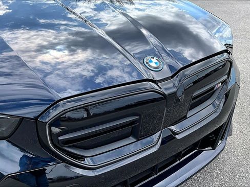 Certified 2025 BMW i5 M60 w/ Executive Package image 32