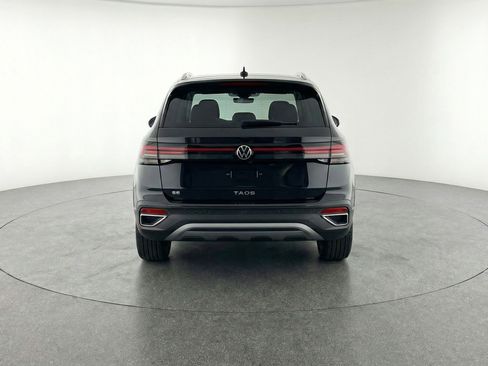 Used 2025 Volkswagen Taos SE image 7