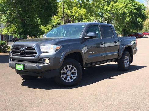 Used 2019 Toyota Tacoma SR5 AWD/4WD image 1