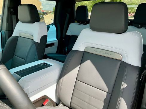 Used 2025 GMC Hummer EV 3X image 41