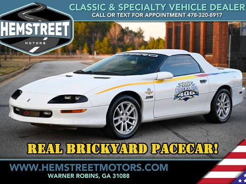 Used 1997 Chevrolet Camaro Z28 image 1