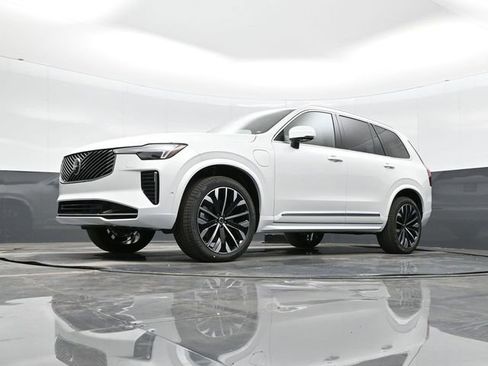 New 2026 Volvo XC90 T8 Plus w/ Protection Package Premier image 34
