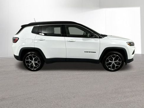 Used 2024 Jeep Compass Limited image 35