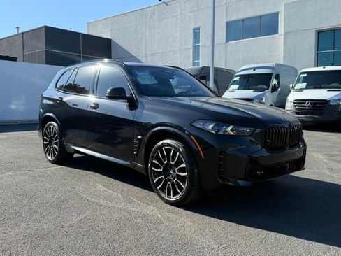 Used 2025 BMW X5 xDrive40i w/ M Sport Package AWD/4WD image 10