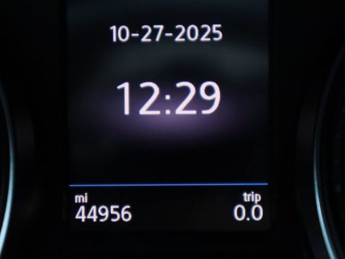 Used 2021 Volkswagen Atlas Cross Sport SE image 13