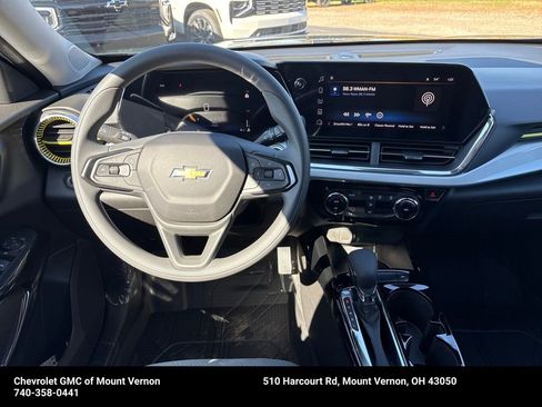 New 2026 Chevrolet Trax LT image 14