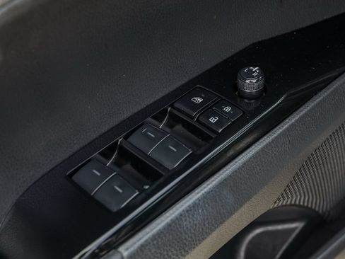 Used 2025 Toyota Camry SE FWD image 15