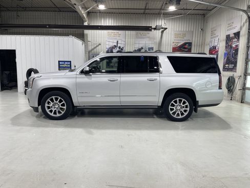 Used 2020 GMC Yukon XL Denali w/ Open Road Package AWD/4WD image 5