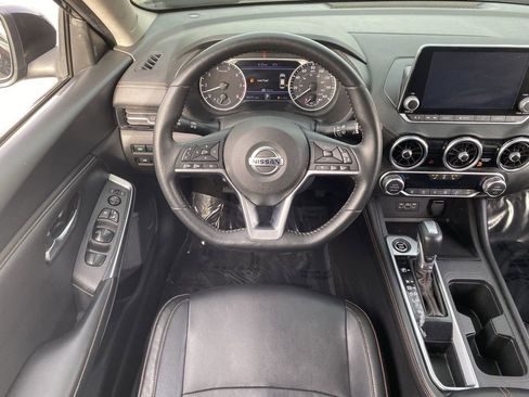 Used 2023 Nissan Sentra SR w/ SR Premium Package image 13