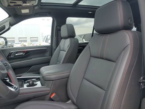 Used 2025 Chevrolet Tahoe RST w/ Comfort Package AWD/4WD image 5