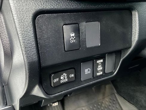 Used 2022 Toyota Tacoma TRD Sport image 31