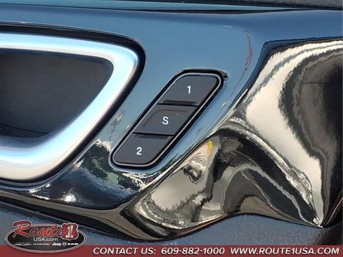 Used 2025 Jeep Compass Limited w/ Elite Group AWD/4WD image 25
