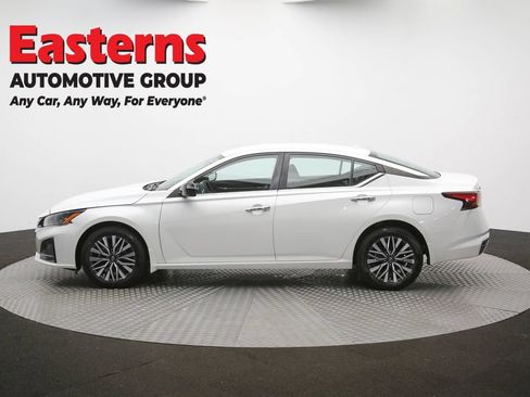 Used 2023 Nissan Altima 2.5 SV AWD/4WD image 45