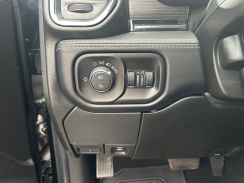 Used 2022 RAM 2500 Limited image 28