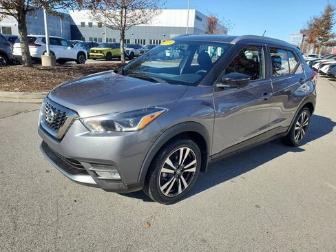 Used 2019 Nissan Kicks SR image 7