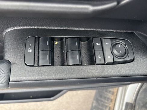 Used 2025 Toyota 4Runner SR5 image 21