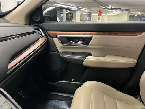 Used 2018 Honda CR-V Touring image 28