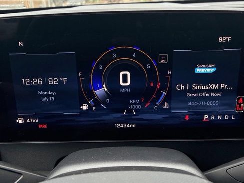 Used 2026 Chevrolet Traverse LT w/ Sun and Wheel Package FWD image 16