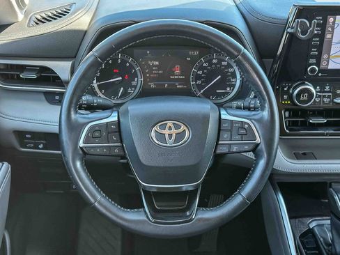 Used 2021 Toyota Highlander Limited image 28