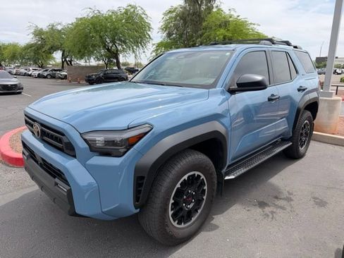 Used 2025 Toyota 4Runner SR5 image 2